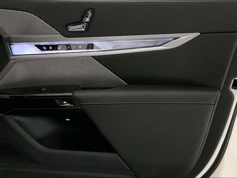 Certified 2023 BMW 760i xDrive AWD/4WD image 25