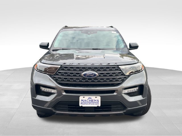 Used 2024 Ford Explorer XLT w/ Equipment Group 202A AWD/4WD image 13