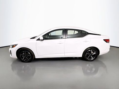Used 2025 Nissan Sentra SV image 6