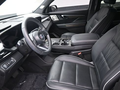 Used 2025 Buick Enclave Avenir w/ Trailering Package, 5000 lbs. FWD image 12