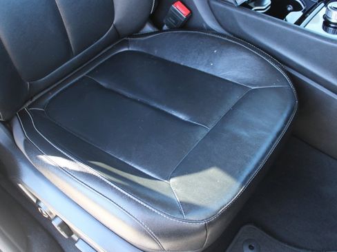 Used 2023 Jeep Grand Cherokee L Limited w/ Black Appearance Package image 30