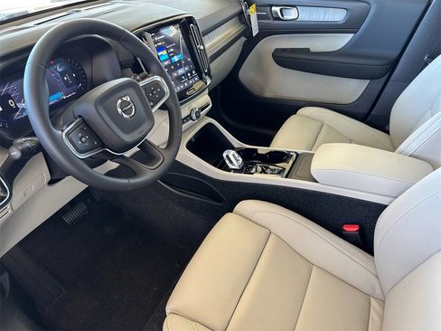 New 2026 Volvo XC40 B4 Plus image 9