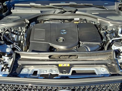 Certified 2025 Mercedes-Benz GLC 300 4MATIC image 27