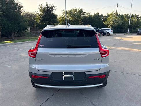 Used 2024 Volvo XC40 B5 Plus w/ Protection Package Premier AWD/4WD image 6