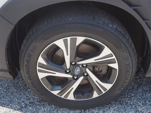 Used 2024 Subaru Crosstrek 2.0i Premium AWD/4WD image 9
