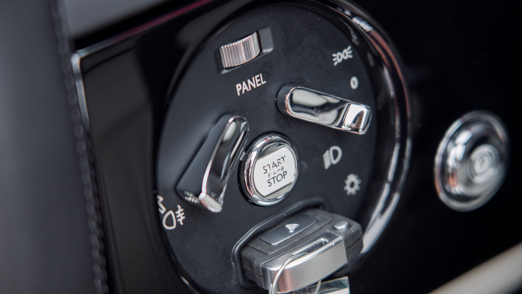 Used 2014 Rolls-Royce Phantom Sedan RWD image 23