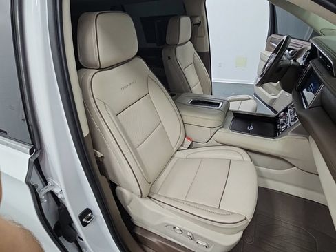 Certified 2023 GMC Yukon XL Denali w/ Denali Reserve Package RWD image 46