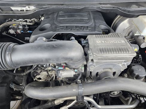 Used 2022 RAM 1500 Laramie AWD/4WD image 29