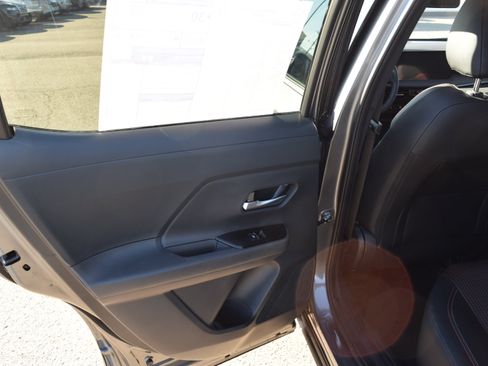 Used 2026 Nissan Kicks SR w/ Cold Weather Package AWD/4WD image 10