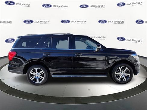 Used 2022 Ford Expedition XLT image 6