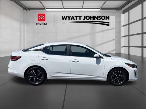 Used 2024 Nissan Sentra SV FWD image 6