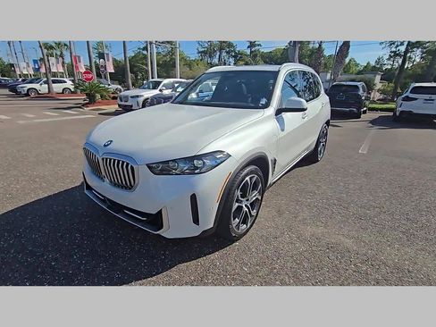 Certified 2025 BMW X5 xDrive50e w/ Premium Package image 18