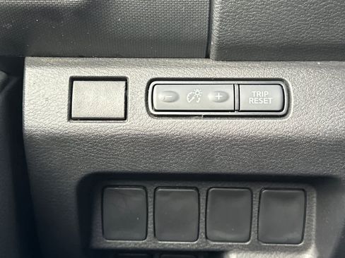 Certified 2023 Nissan Frontier S image 31