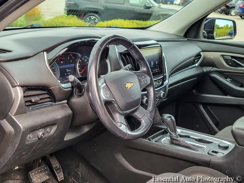 Used 2020 Chevrolet Traverse LT FWD image 9