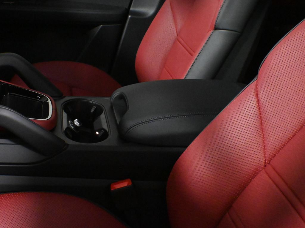 Used 2026 Porsche Cayenne S AWD/4WD image 28