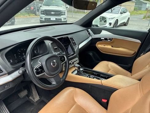 Used 2018 Volvo XC90 T5 Momentum w/ Convenience Package AWD/4WD image 14