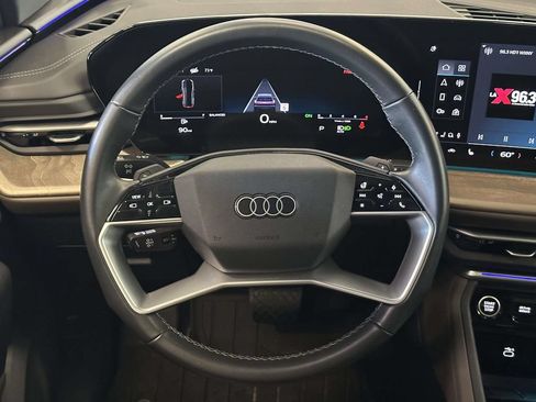 Used 2025 Audi Q5 Premium w/ Convenience Package AWD/4WD image 16