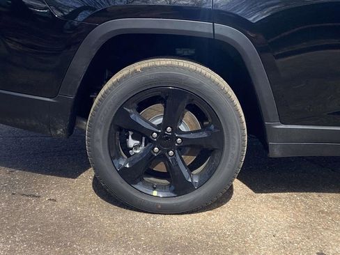 New 2026 Jeep Grand Cherokee L Limited w/ Limited Altitude Package RWD image 8