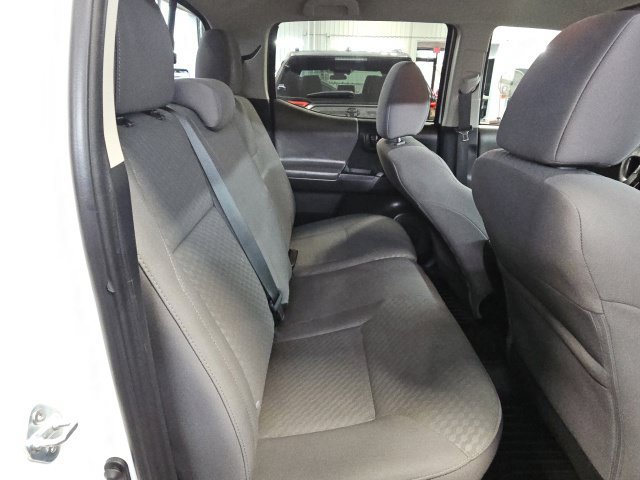 Certified 2023 Toyota Tacoma SR AWD/4WD image 32