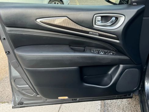 Used 2019 INFINITI QX60 Luxe w/ Essential Package image 15