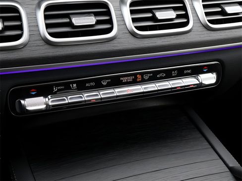 Certified 2025 Mercedes-Benz GLS 450 4MATIC image 29