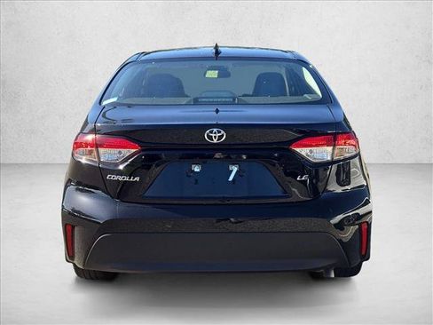 Used 2025 Toyota Corolla LE FWD image 6