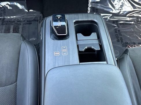 Used 2024 Nissan Ariya FWD image 16