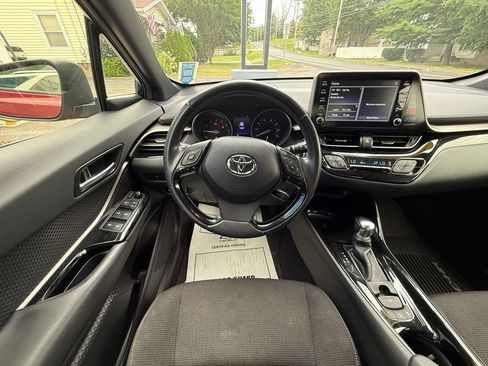 Used 2019 Toyota C-HR XLE FWD image 39