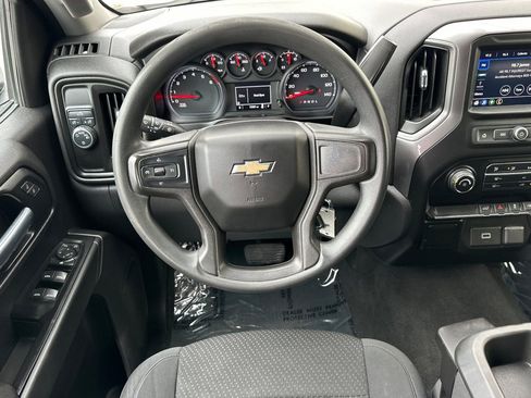 Used 2020 Chevrolet Silverado 1500 Custom w/ Custom Value Package image 17