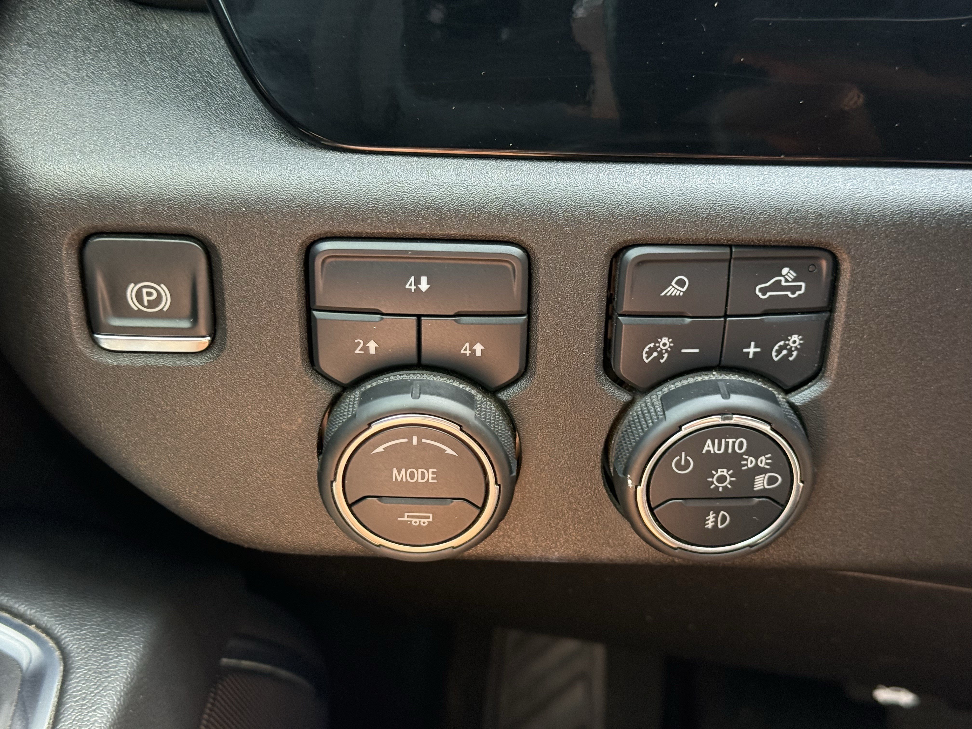 Used 2025 Chevrolet Silverado 2500 LT w/ Trail Boss Package AWD/4WD image 27