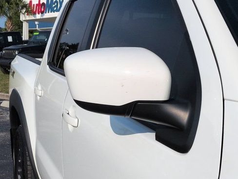 Used 2025 Nissan Frontier PRO-4X AWD/4WD image 11