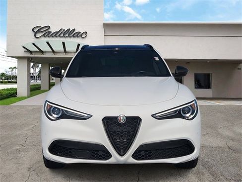 Used 2023 Alfa Romeo Stelvio Estrema image 8