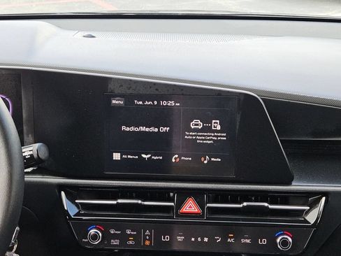 Used 2025 Kia Niro LX FWD image 20