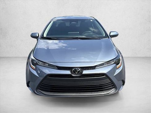 Certified 2025 Toyota Corolla LE FWD image 2
