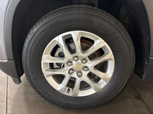 Used 2020 Chevrolet Traverse LT FWD image 7