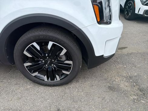 Used 2025 Kia Telluride SX w/ SX Captain's Chair Package AWD/4WD image 4