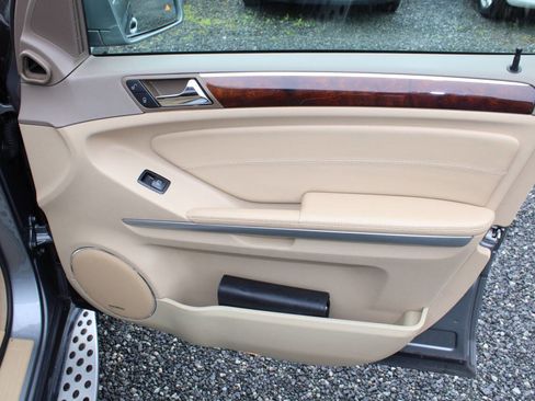 Used 2011 Mercedes-Benz GL 450 GL 450 4MATIC AWD 4dr SUV image 22