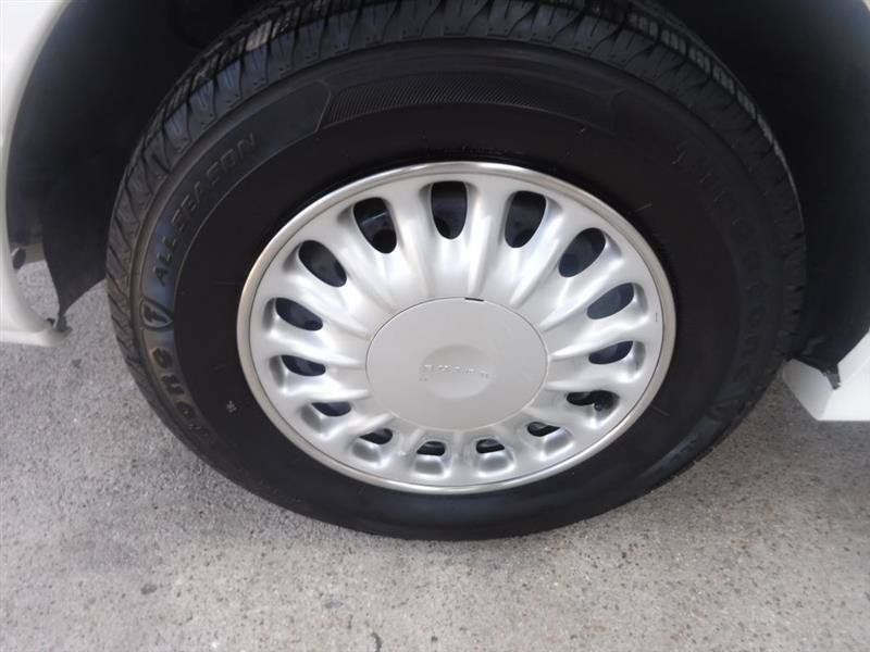 Used 2001 Buick Le Sabre Custom FWD image 18