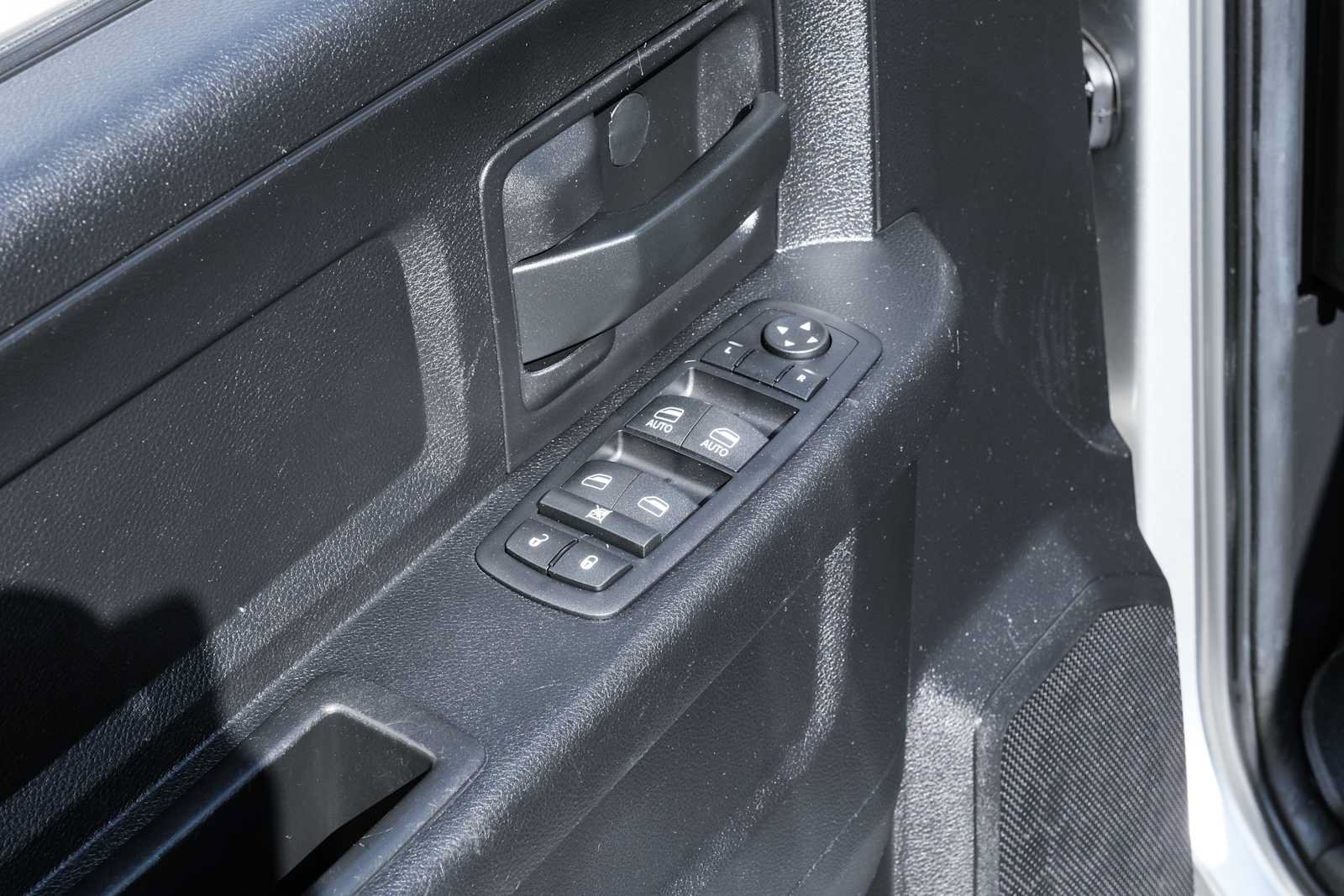 Used 2014 RAM 2500 Tradesman w/ Chrome Appearance Group AWD/4WD image 34
