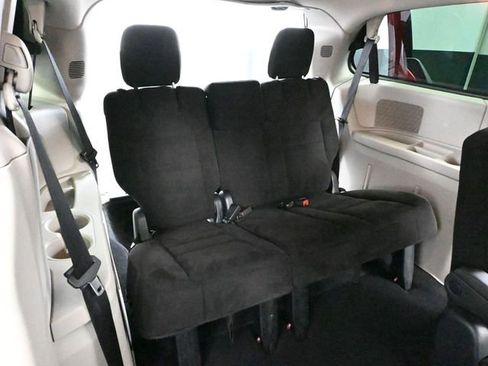 Used 2014 Dodge Grand Caravan SXT w/ Rear Park Assist Package image 38