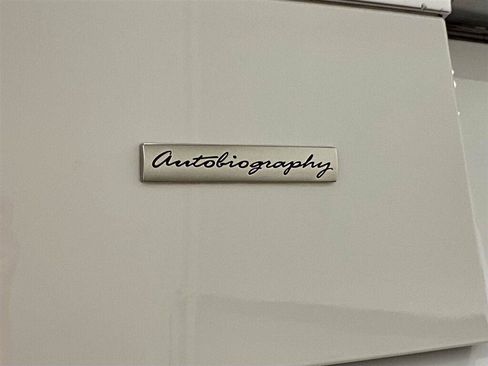 Used 2019 Land Rover Range Rover Autobiography AWD/4WD image 11