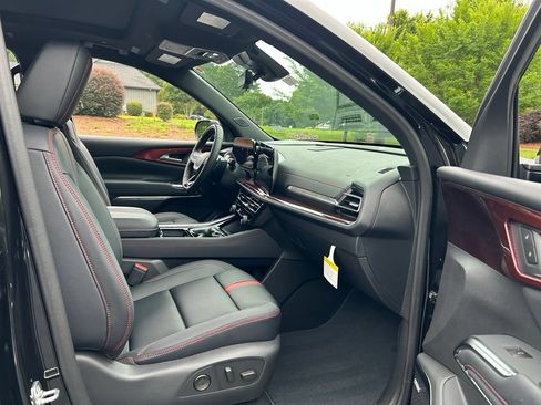 New 2026 Chevrolet Traverse RS FWD image 38