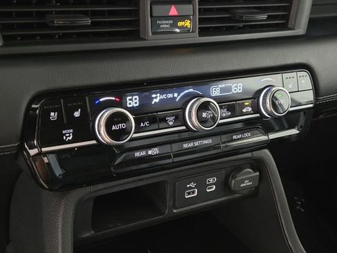 Used 2023 Honda Pilot Elite image 36