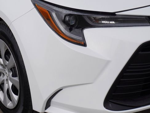 Used 2024 Toyota Corolla LE image 3