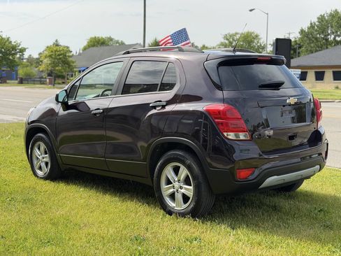 Used 2020 Chevrolet Trax LT w/ LT Convenience Package FWD image 5