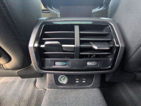 Used 2025 Audi Q3 2.0T Premium AWD/4WD image 16