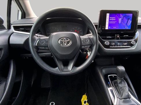 Used 2025 Toyota Corolla LE FWD image 6