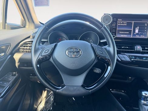 Used 2019 Toyota C-HR XLE FWD image 13