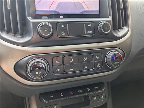 Used 2022 Chevrolet Colorado Z71 AWD/4WD image 15
