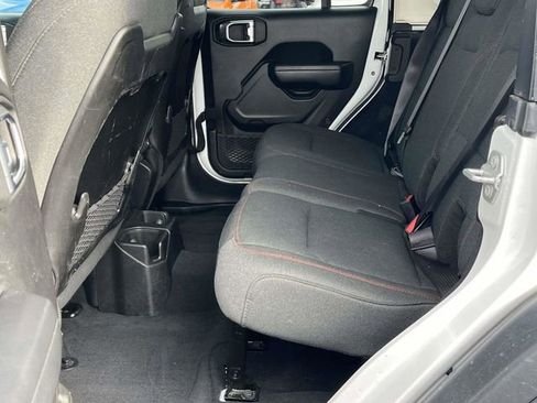 Used 2025 Jeep Wrangler Rubicon image 15